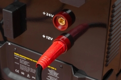 Nabíječka, startovací a nabíjecí vozík na autobaterie PROFI 230 V, 12/24 V, 300 A, PROTECO  